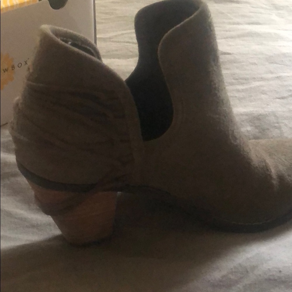 Yellow Box Booties - Picture 6 of 6